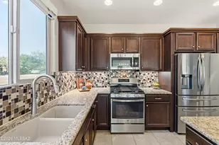 825 N Copper View Dr, Green Valley, AZ 85614 - Photo 22