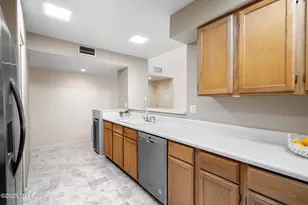 8631 N Little Oak Ln, Tucson, AZ 85704 - Photo 18