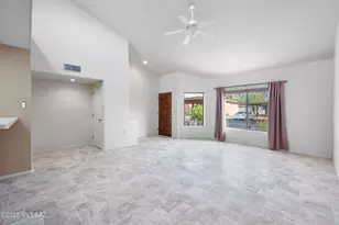 8631 N Little Oak Ln, Tucson, AZ 85704 - Photo 14