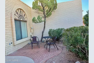 1571 W Calle De Plata, Green Valley, AZ 85622 - Photo 2