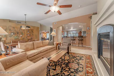 976 N Night Heron Drive, Green Valley, AZ 85614 - Photo 6