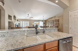 976 N Night Heron Dr, Green Valley, AZ 85614 - Photo 30