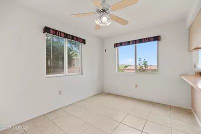 1739 W Circulo De La Pinata, Green Valley, AZ 85622 - Photo 10
