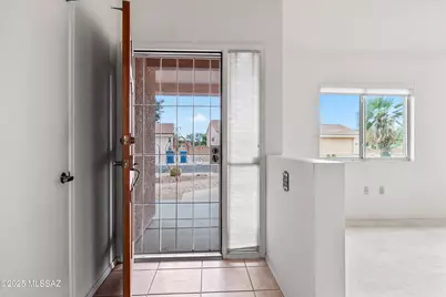 1739 W Circulo De La Pinata, Green Valley, AZ 85622 - Photo 4