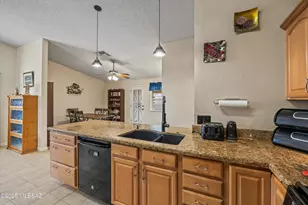 1709 W Applecreek Pl, Tucson, AZ 85746 - Photo 10