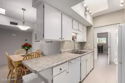 1306 W Camino Lucientes, Green Valley, AZ 85622 - Photo 14