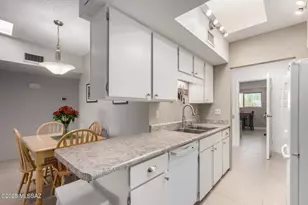 1306 W Camino Lucientes, Green Valley, AZ 85622 - Photo 14