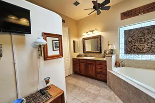 950 W Placita El Cueto, Green Valley, AZ 85622 - Photo 18