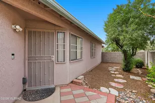 5834 S Wood Crest Dr, Tucson, AZ 85746 - Photo 2