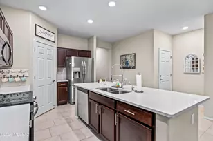 12402 W Reyher Farms Loop, Marana, AZ 85653 - Photo 8