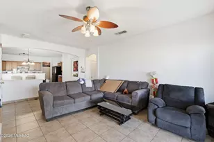 1998 W Bellagio Dr, Tucson, AZ 85746 - Photo 10