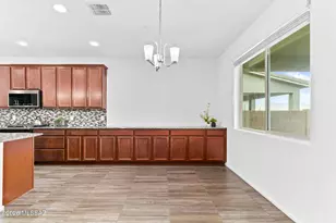 5597 S Thomas Park Tr, Tucson, AZ 85747 - Photo 8