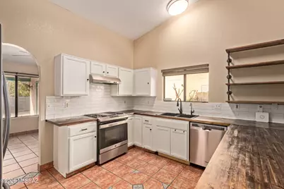 7992 S Lennox Lane, Tucson, AZ 85747 - Photo 8