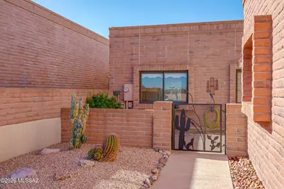 2009 W Misty Hollow Lane, Tucson, AZ 85704 - Photo 2