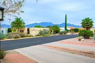 921 N Camino De Luz, Green Valley, AZ 85614 - Photo 2