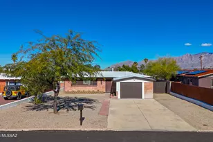 1439 E Linden St, Tucson, AZ 85719 - Photo 2