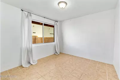 933 N Columbus Boulevard, Tucson, AZ 85711 - Photo 16