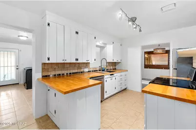 933 N Columbus Boulevard, Tucson, AZ 85711 - Photo 8