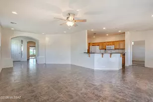 686 W Shadow Wood St, Green Valley, AZ 85614 - Photo 4