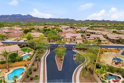 1220 W Calabria Court, Oro Valley, AZ 85755 - Photo 10