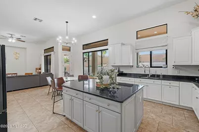 1220 W Calabria Court, Oro Valley, AZ 85755 - Photo 18