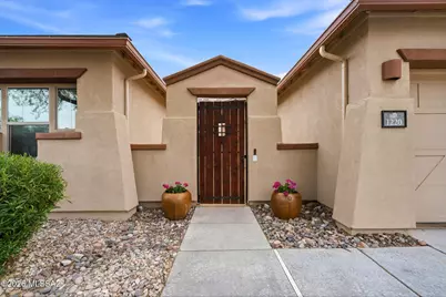1220 W Calabria Court, Oro Valley, AZ 85755 - Photo 1