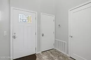 173 E Stone Ct, Tucson, AZ 85705 - Photo 2