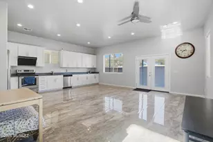 173 E Stone Ct, Tucson, AZ 85705 - Photo 4