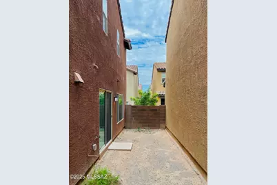 1047 E Descent Street, Tucson, AZ 85719 - Photo 32