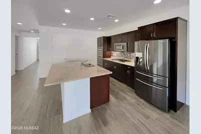 11104 W Dawnlight Drive, Marana, AZ 85653 - Photo 2