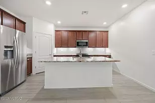 8642 N Genoa Ct, Tucson, AZ 85742 - Photo 4