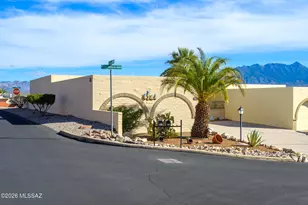 841 W la Calandria, Green Valley, AZ 85622 - Photo 1