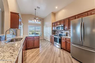 3467 S Waterfall Dr, Green Valley, AZ 85614 - Photo 14