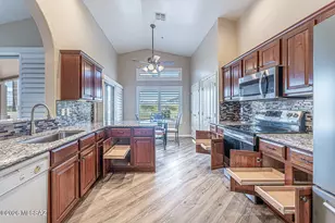 3467 S Waterfall Dr, Green Valley, AZ 85614 - Photo 16