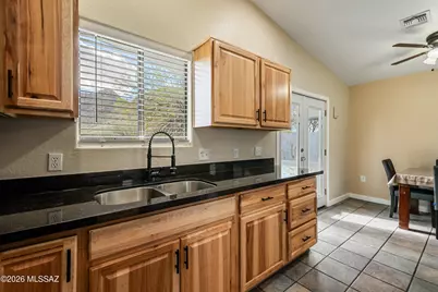 3303 W Alexanderwood Drive, Tucson, AZ 85746 - Photo 8