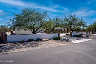 4250 N Lason Ln, Tucson, AZ 85749 - Photo 2