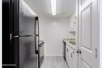 1620 N Wilmot Road #UNIT E147, Tucson, AZ 85712 - Photo 10