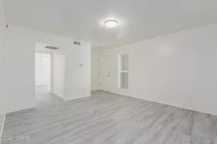 1620 N Wilmot Rd, Tucson, AZ 85712 - Photo 4