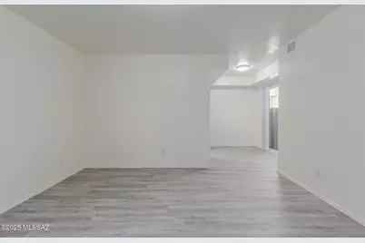1620 N Wilmot Road #UNIT E147, Tucson, AZ 85712 - Photo 6