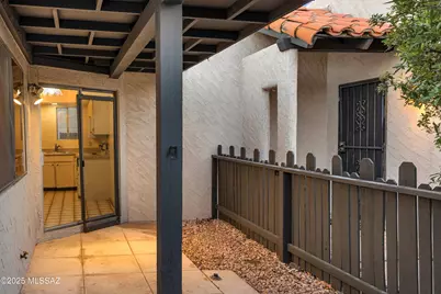 4558 E Sunrise Drive, Tucson, AZ 85718 - Photo 2