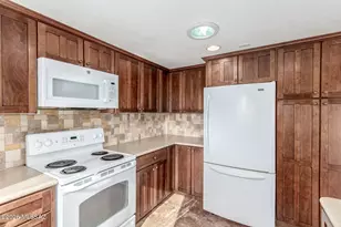 132 E Santa Rebecca Dr, Green Valley, AZ 85614 - Photo 12