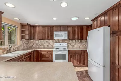 132 E Santa Rebecca Drive, Green Valley, AZ 85614 - Photo 8