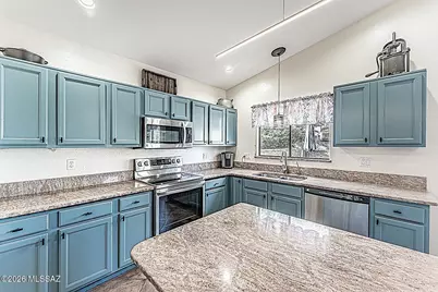 668 W Greenview Place, Green Valley, AZ 85614 - Photo 18