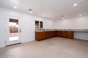 11000 E Roger Rd, Tucson, AZ 85749 - Photo 26