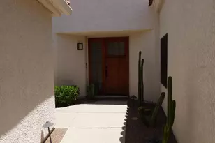 5900 N Misty Ridge Dr, Tucson, AZ 85718 - Photo 2