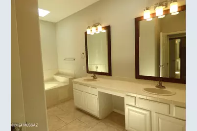 5900 N Misty Ridge Drive, Tucson, AZ 85718 - Photo 18