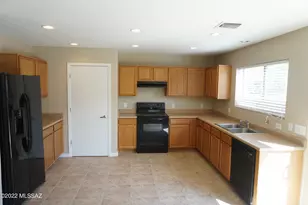 6973 S Blueeyes Dr, Tucson, AZ 85756 - Photo 2