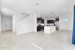 7801 S Walnutview Dr, Tucson, AZ 85757 - Photo 8