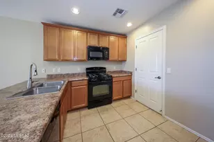 4787 E American Beauty Dr, Tucson, AZ 85756 - Photo 8
