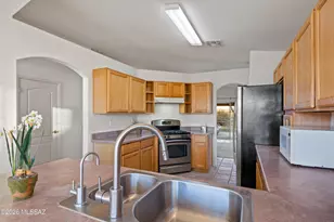2572 W Bluffs Peak Ct, Tucson, AZ 85742 - Photo 16